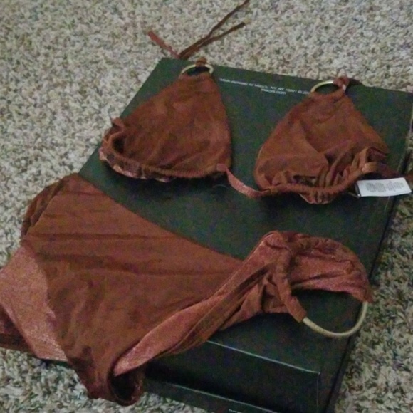 Swimsuit - Picture 2 of 3